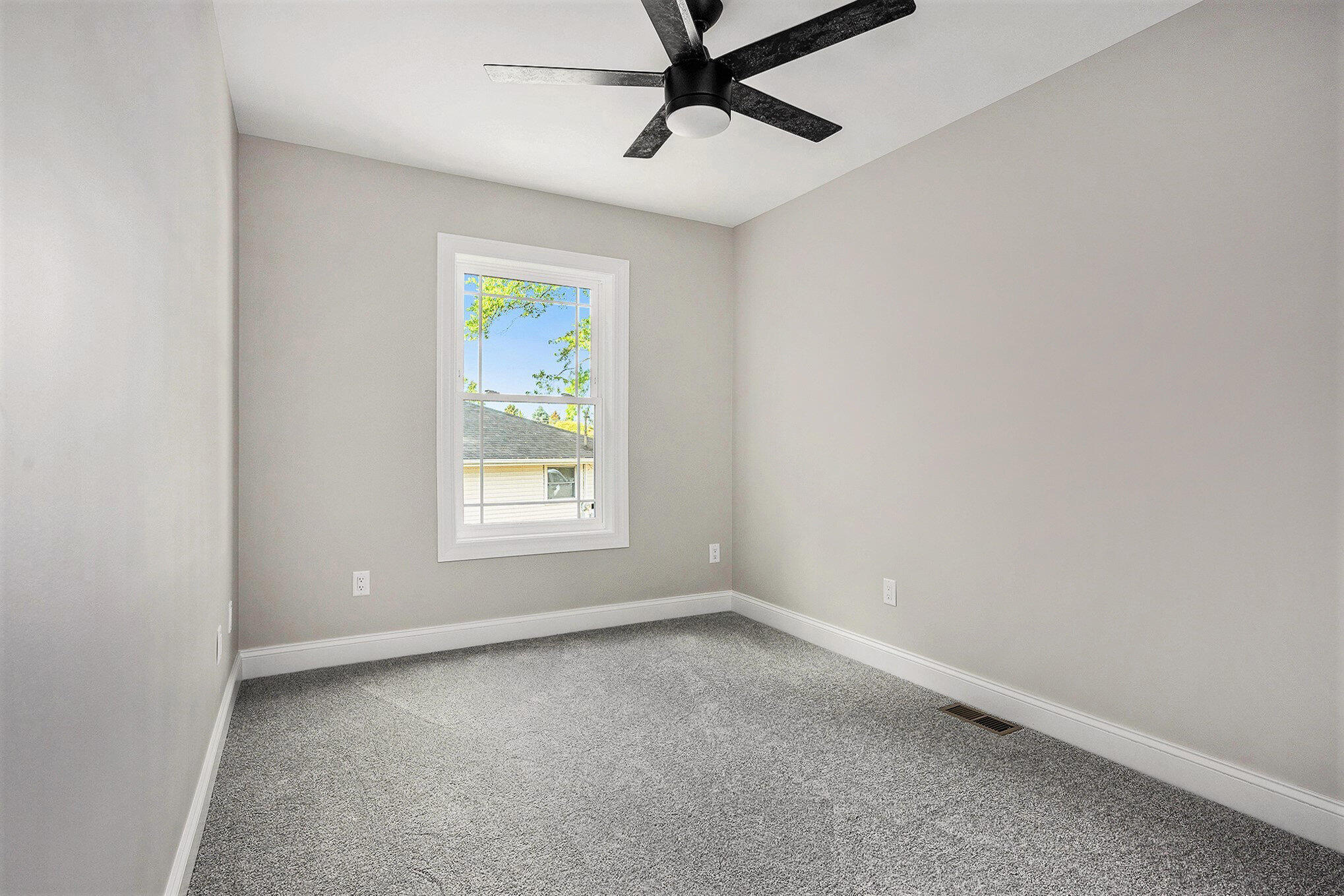 1036 Sir Knight Road Plainwell, MI 49080 - Photo 9 of 28 009_file_243