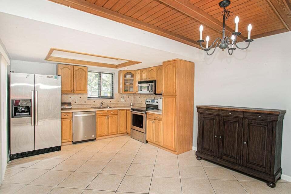 2934 Kirk Road, Unit 37 Lake Worth, FL 33461 - Photo 12 of 30 12