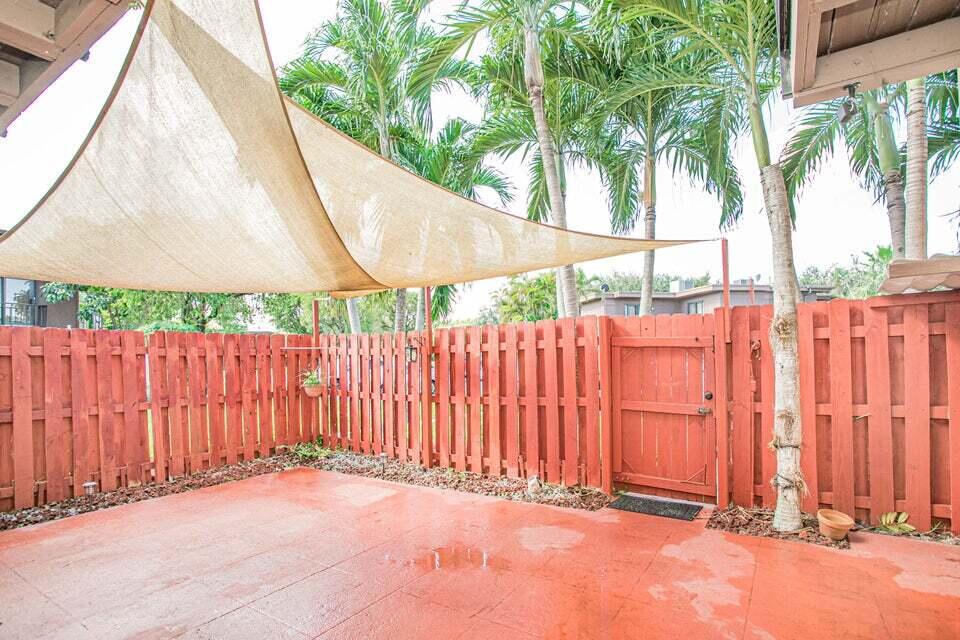 2934 Kirk Road, Unit 37 Lake Worth, FL 33461 - Photo 4 of 30 4.