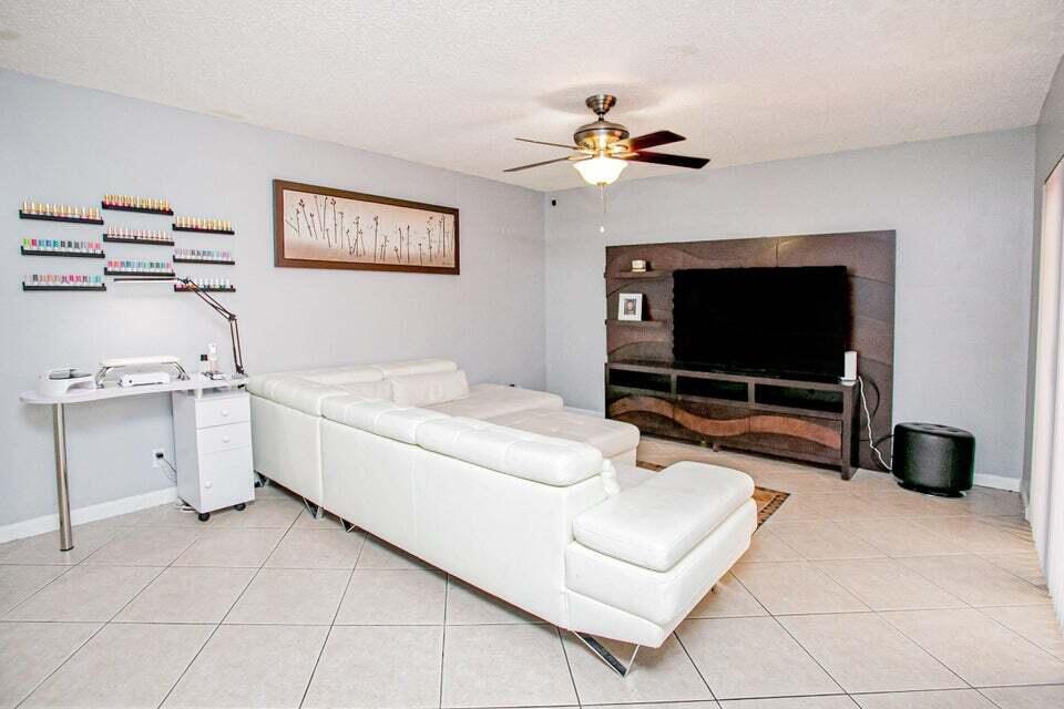 2934 Kirk Road, Unit 37 Lake Worth, FL 33461 - Photo 9 of 30 9.