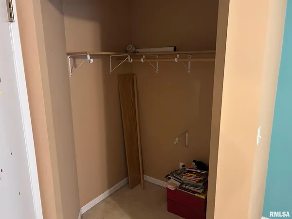 $259,900 | 403 Virginia Avenue, Taylorville, IL 62568