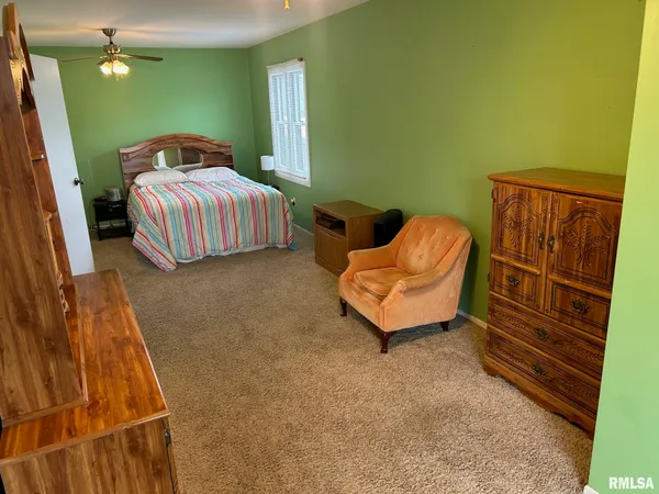 $259,900 | 403 Virginia Avenue, Taylorville, IL 62568