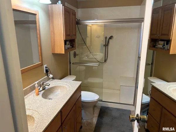 $259,900 | 403 Virginia Avenue, Taylorville, IL 62568