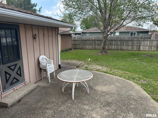 $259,900 | 403 Virginia Avenue, Taylorville, IL 62568