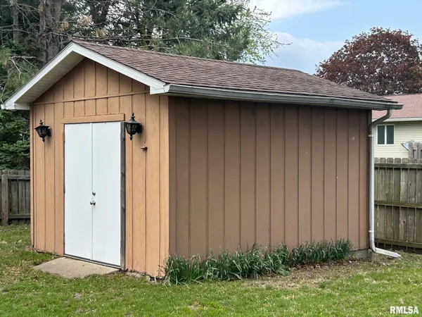 $259,900 | 403 Virginia Avenue, Taylorville, IL 62568