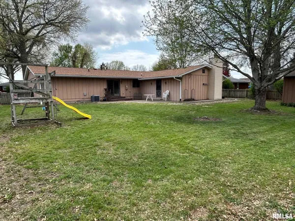 $259,900 | 403 Virginia Avenue, Taylorville, IL 62568