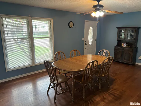 $259,900 | 403 Virginia Avenue, Taylorville, IL 62568