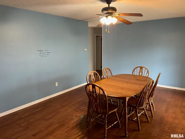 $259,900 | 403 Virginia Avenue, Taylorville, IL 62568