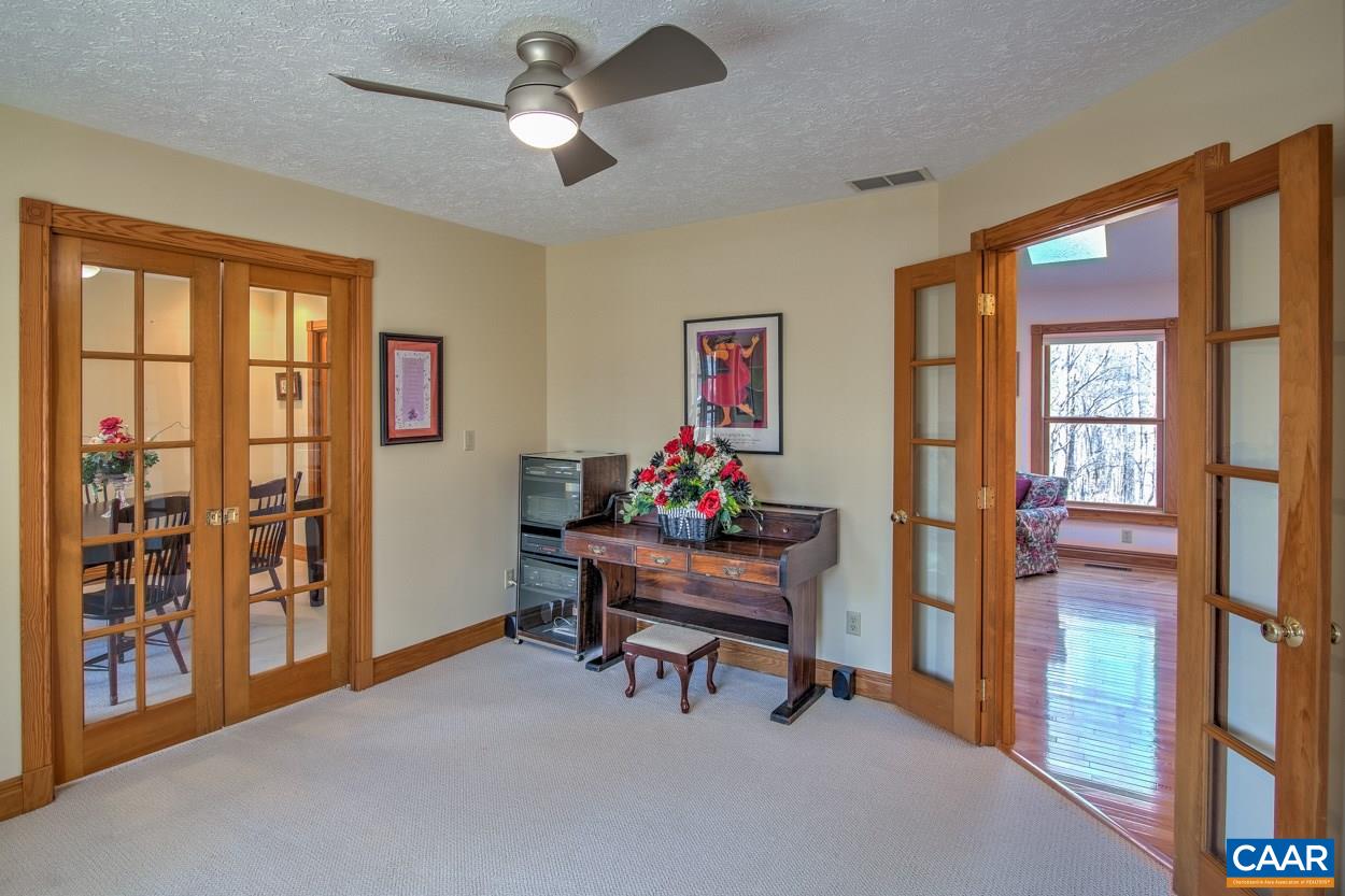 87 Laguna Road Palmyra, VA 22963 - Photo 15 of 38 a work room with furniture and a window
