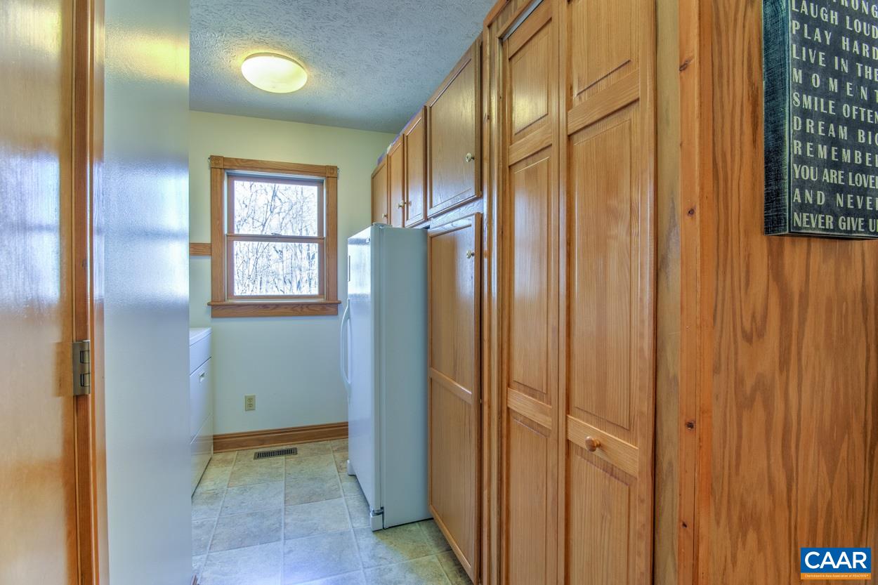 87 Laguna Road Palmyra, VA 22963 - Photo 25 of 38 a view of an empty room with a window