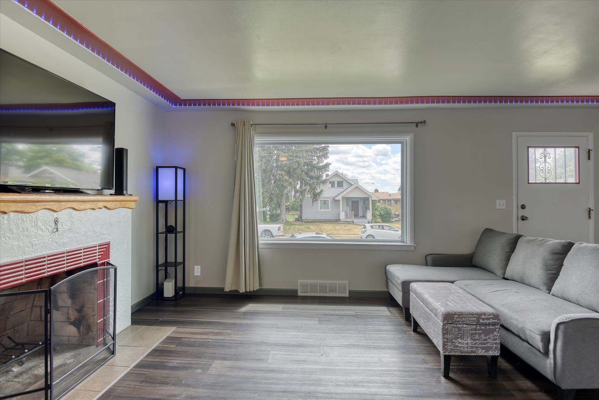 408 West Gordon Avenue Spokane, WA 99205 - Photo 5 of 44