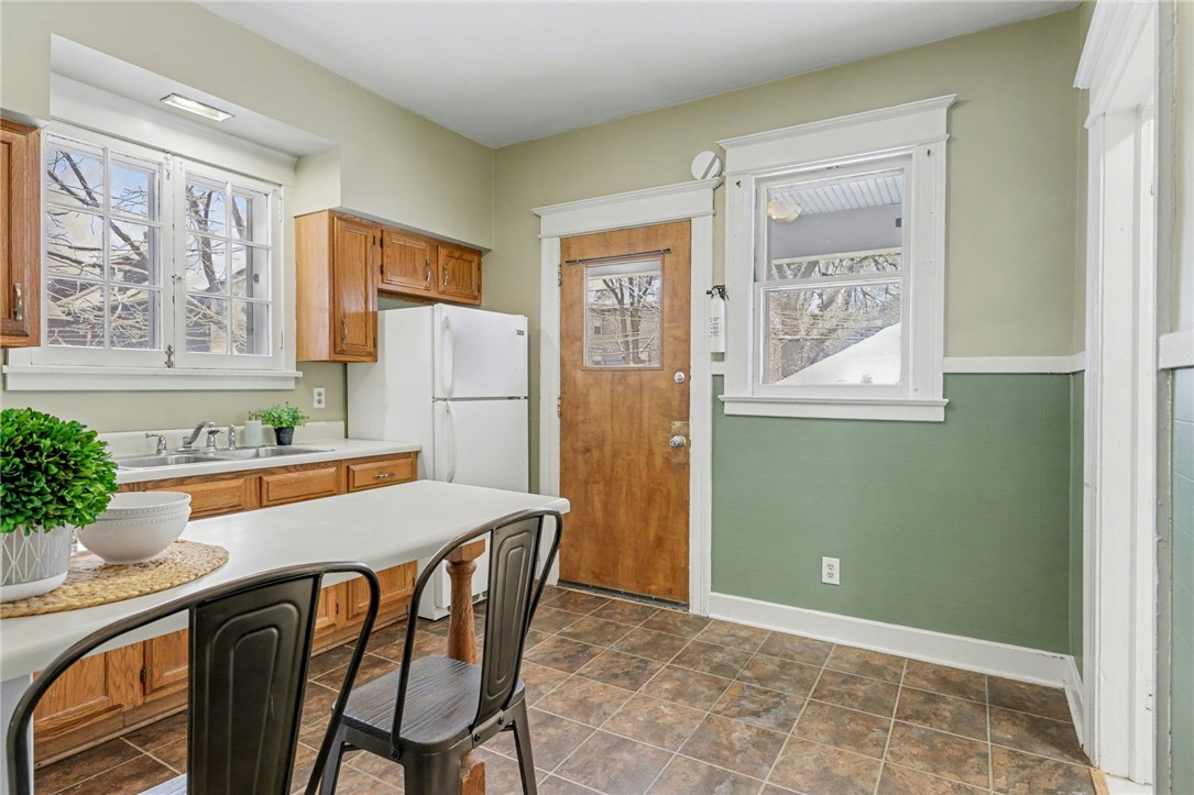 30 Shepard Street Rochester, NY 14620 - Photo 9 of 16 Eat-In Kitchen