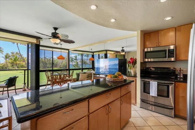 $1,100,000 | 2936 South Kihei Road, Unit 213, Kihei, HI 96753
