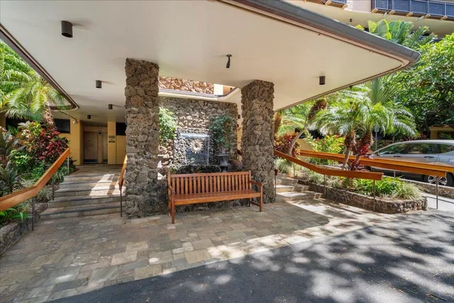 $1,100,000 | 2936 South Kihei Road, Unit 213, Kihei, HI 96753