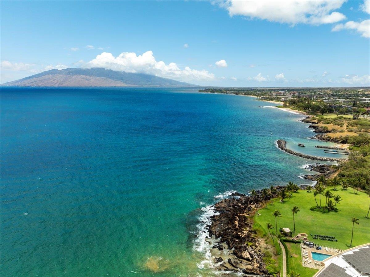 2936 South Kihei Road, Unit 213 Kihei, HI 96753 - Photo 38 of 50 a view of an ocean from a building