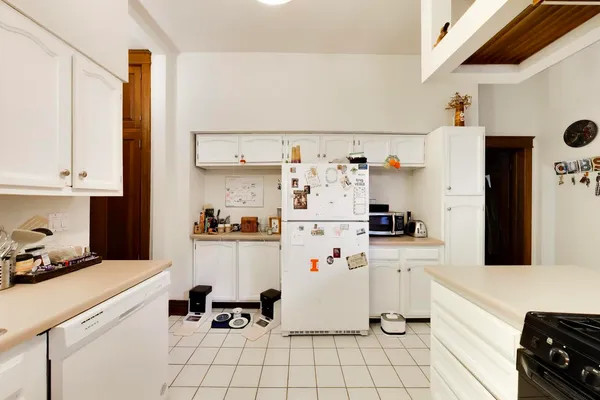 $1,125,000 | 1322 West Barry Avenue, Chicago, IL 60657