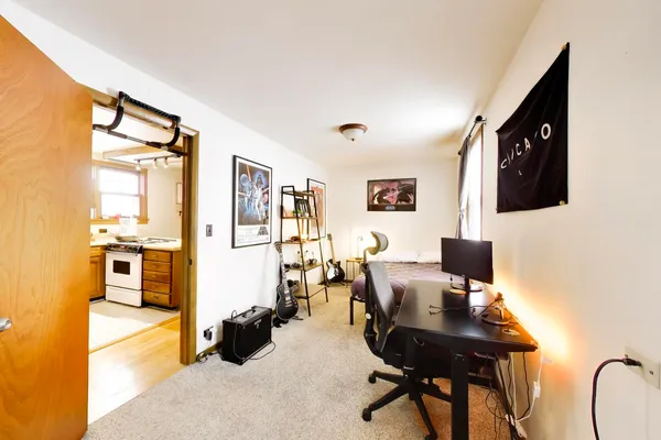 $1,125,000 | 1322 West Barry Avenue, Chicago, IL 60657