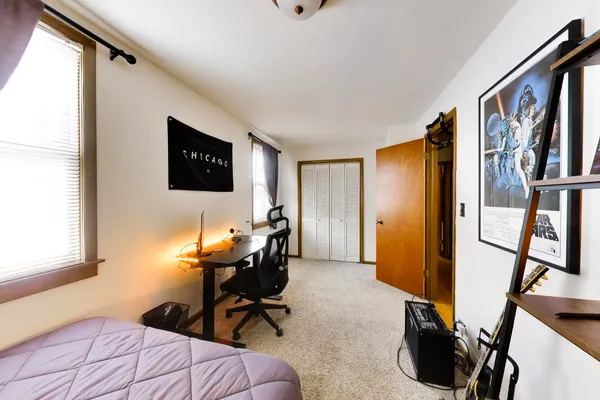$1,125,000 | 1322 West Barry Avenue, Chicago, IL 60657