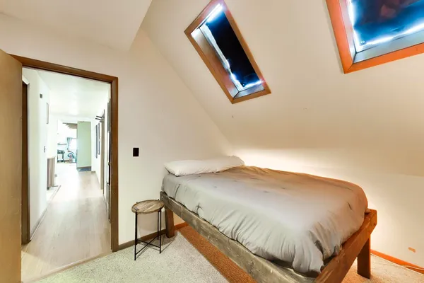 $1,125,000 | 1322 West Barry Avenue, Chicago, IL 60657