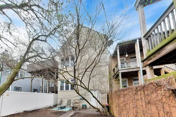 $1,125,000 | 1322 West Barry Avenue, Chicago, IL 60657