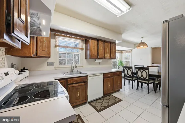 $899,999 | 11844 Dinwiddie Drive, Rockville, MD 20852