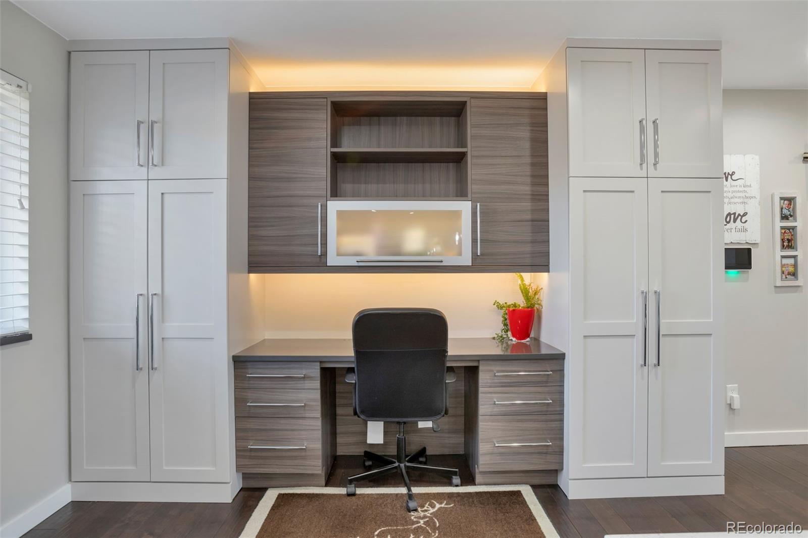 6221 South Logan Court Centennial, CO 80121 - Photo 13 of 30