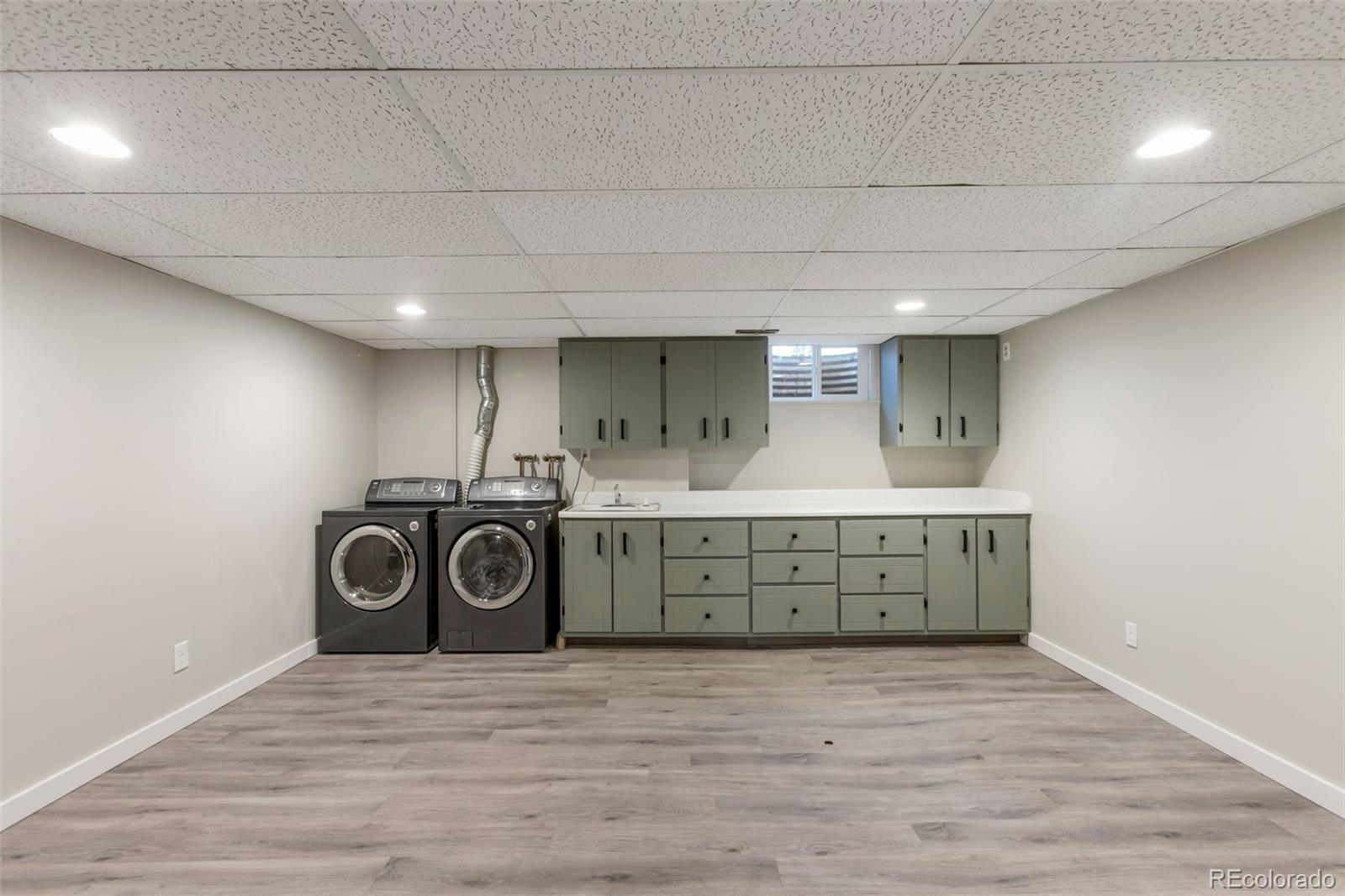 6221 South Logan Court Centennial, CO 80121 - Photo 26 of 30 a view of a hallway with closet