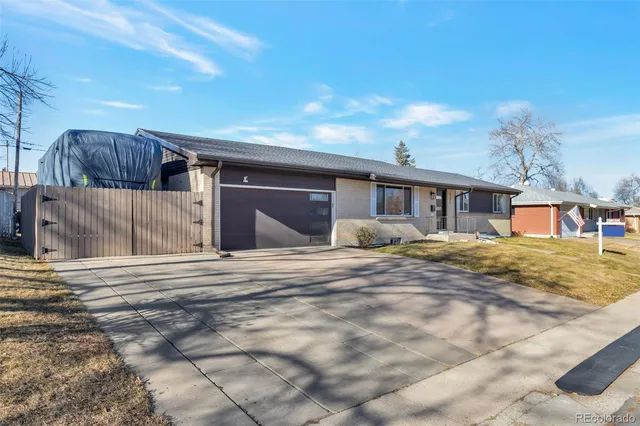 $749,900 | 6221 South Logan Court, Centennial, CO 80121