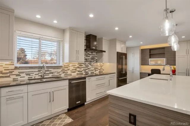 $749,900 | 6221 South Logan Court, Centennial, CO 80121