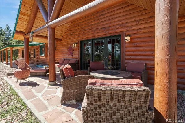 a view of a storage & utility room