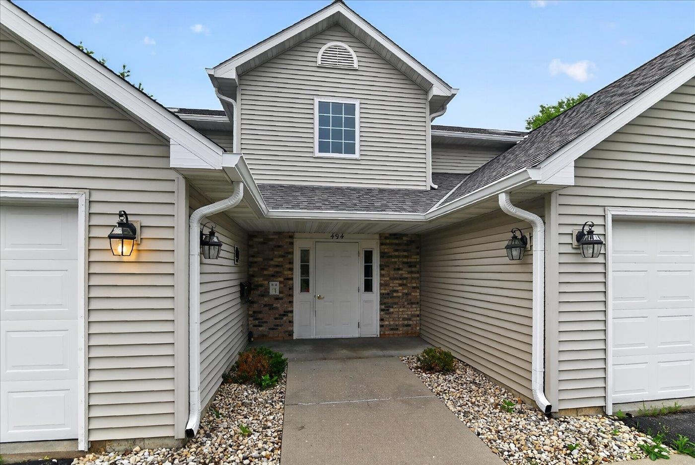494 Cledell Street, Unit 4 Oregon, WI 53575 - Photo 3 of 49