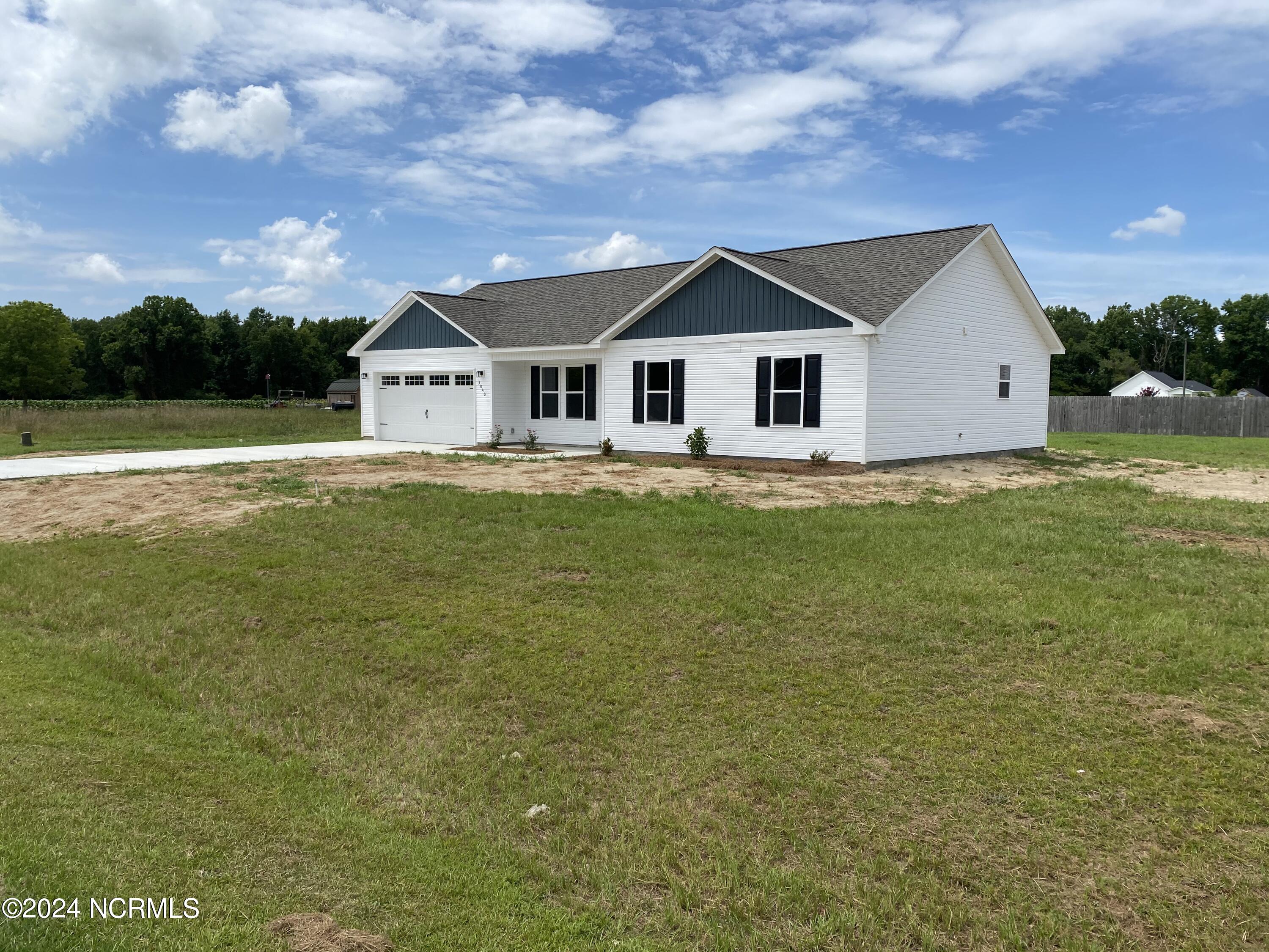 3040 Condor Court Deep Run, NC 28525 - Photo 5 of 56 IMG_2651~photo