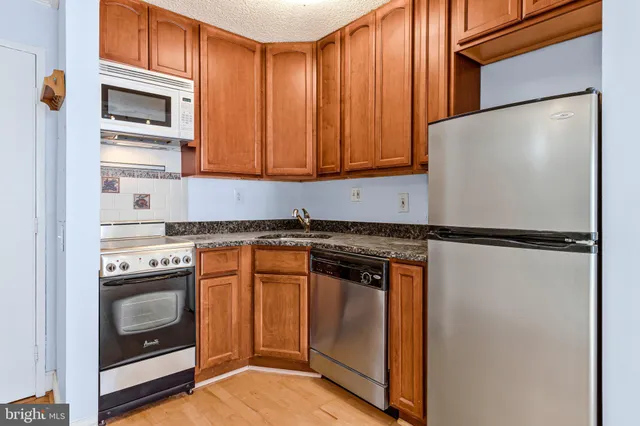 $300,000 | 1239 Vermont Avenue Northwest, Unit 410, Washington, DC 20005