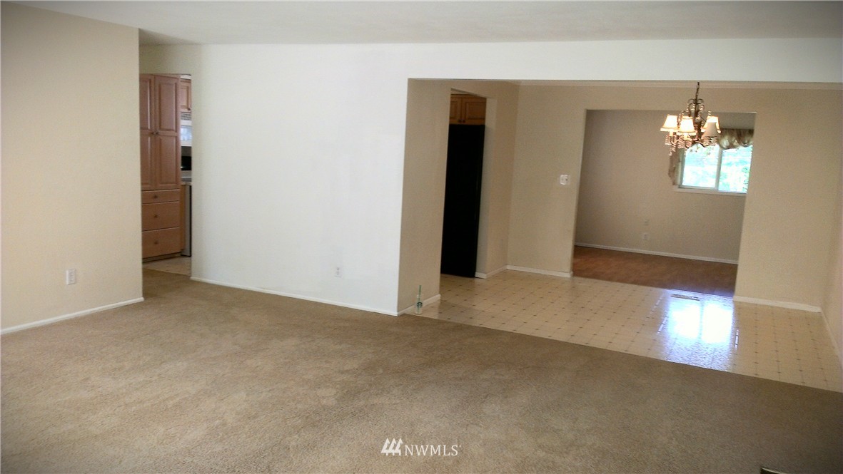 4512 Northeast 17th Street Renton, WA 98059 - Photo 5 of 9