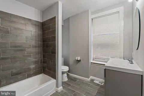 $175,000 | 408 Highland Avenue, Chester, PA 19013