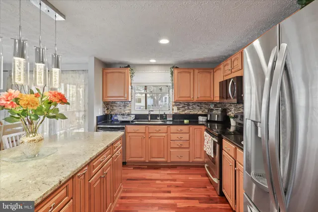 $714,500 | 207 North Laura Anne Drive, Sterling, VA 20164