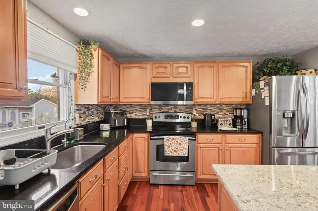 $714,500 | 207 North Laura Anne Drive, Sterling, VA 20164