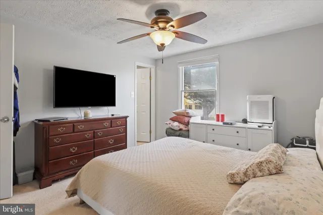 $714,500 | 207 North Laura Anne Drive, Sterling, VA 20164