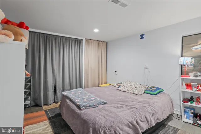 $714,500 | 207 North Laura Anne Drive, Sterling, VA 20164