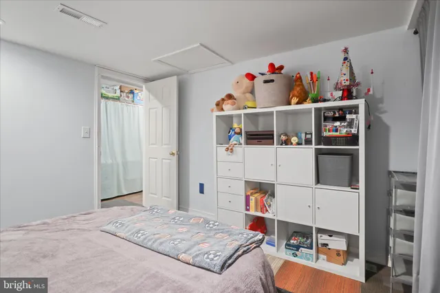 $714,500 | 207 North Laura Anne Drive, Sterling, VA 20164