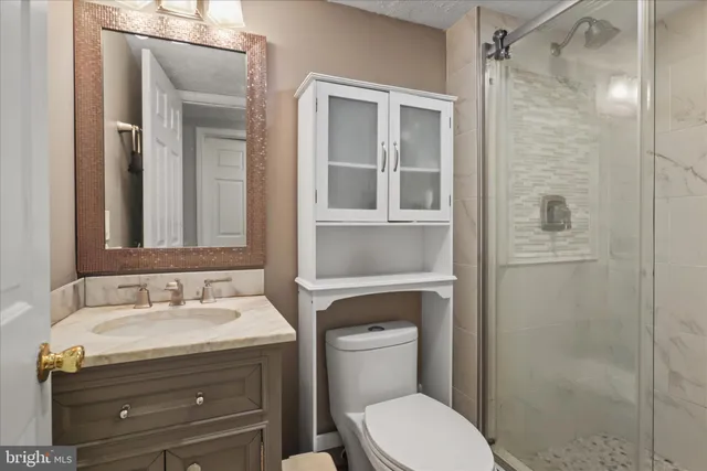 $714,500 | 207 North Laura Anne Drive, Sterling, VA 20164