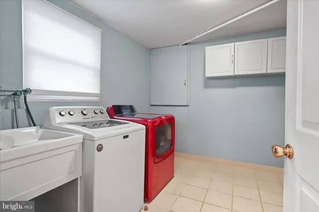 $714,500 | 207 North Laura Anne Drive, Sterling, VA 20164