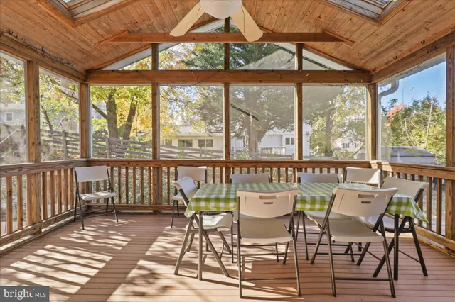 $714,500 | 207 North Laura Anne Drive, Sterling, VA 20164