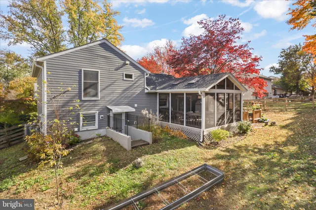 $714,500 | 207 North Laura Anne Drive, Sterling, VA 20164