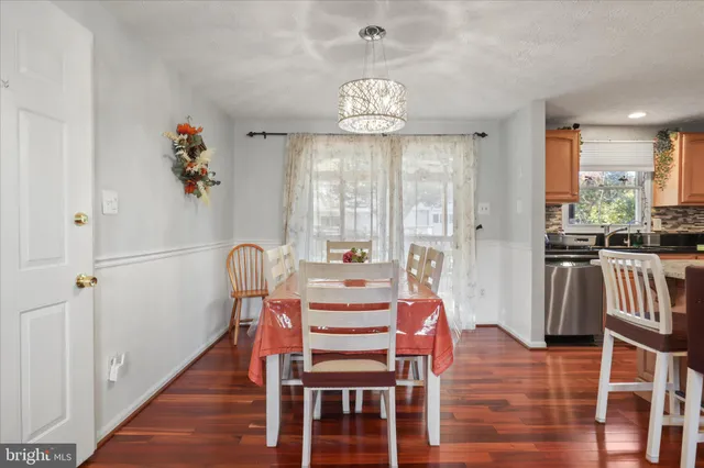 $714,500 | 207 North Laura Anne Drive, Sterling, VA 20164