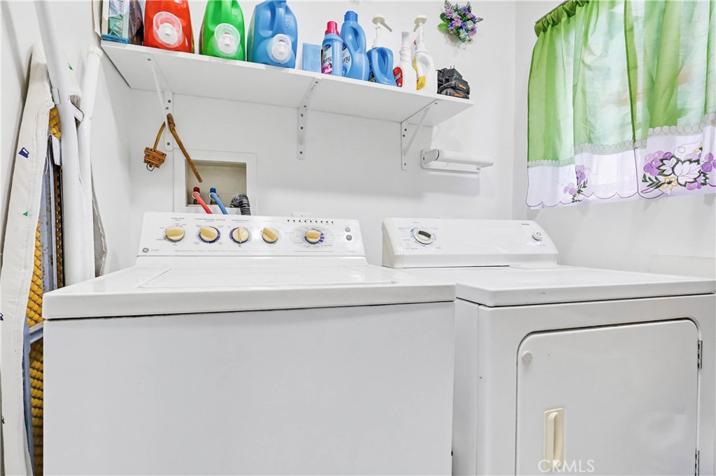 924 West 134th Place Compton, CA 90222 - Photo 24 of 45 a utility room with dryer and washer