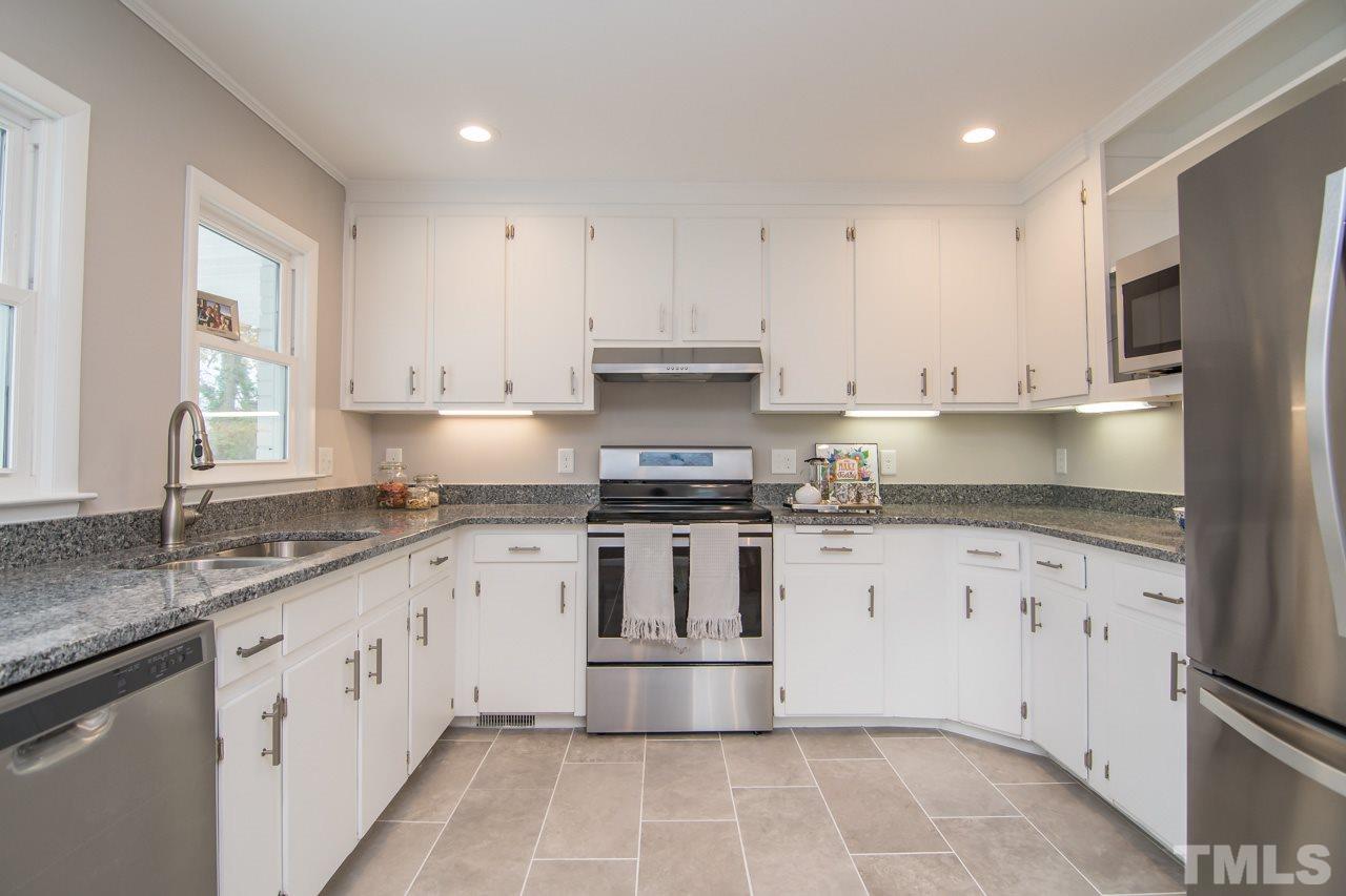 2736 Knowles Street Raleigh, NC 27603 - Photo 8 of 25
