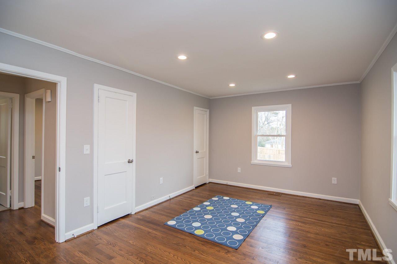 2736 Knowles Street Raleigh, NC 27603 - Photo 9 of 25