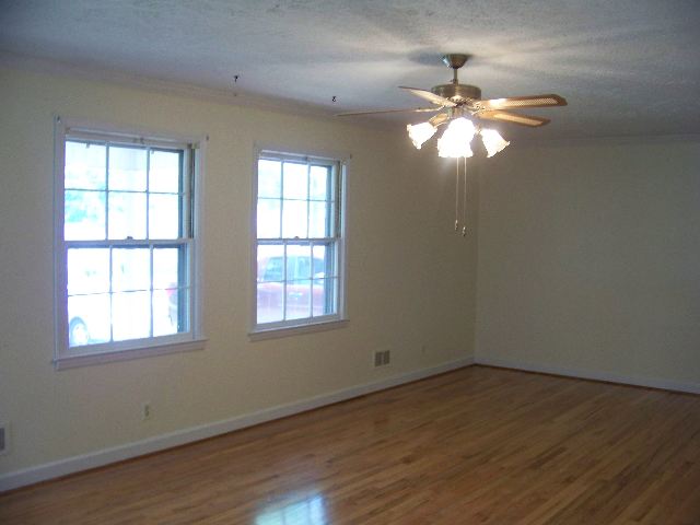 113 Yown Road Greenville, SC 29611 - Photo 2 of 7 Gallery Image 2
