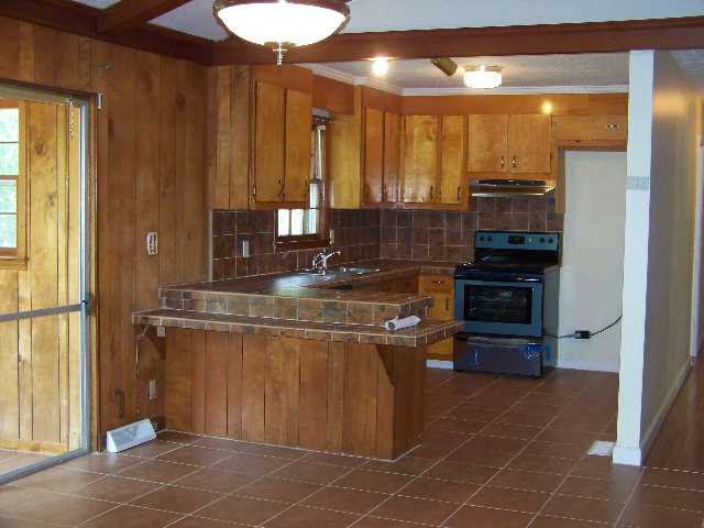 113 Yown Road Greenville, SC 29611 - Photo 3 of 7 Gallery Image 3